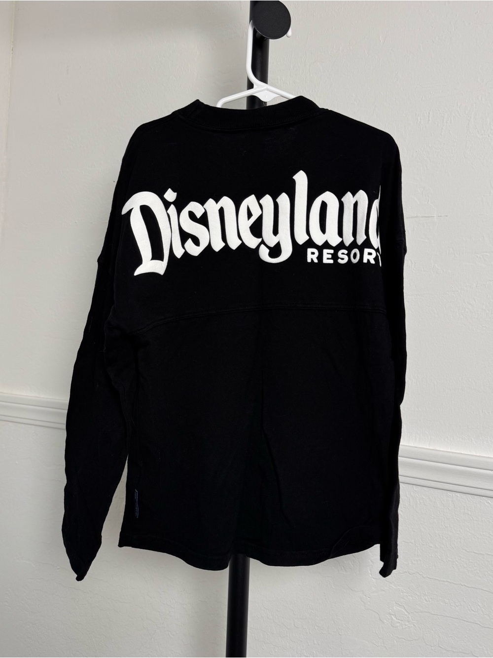 Kids Disney Disneyland Black Spirit Jersey small 5/6